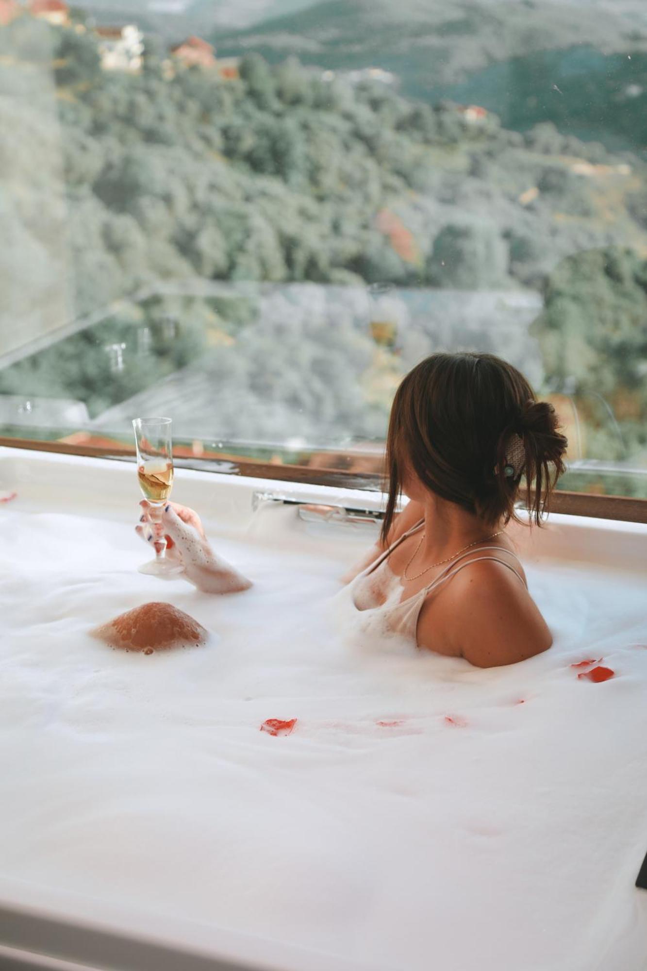 Z Art Hotel Крує Екстер'єр фото